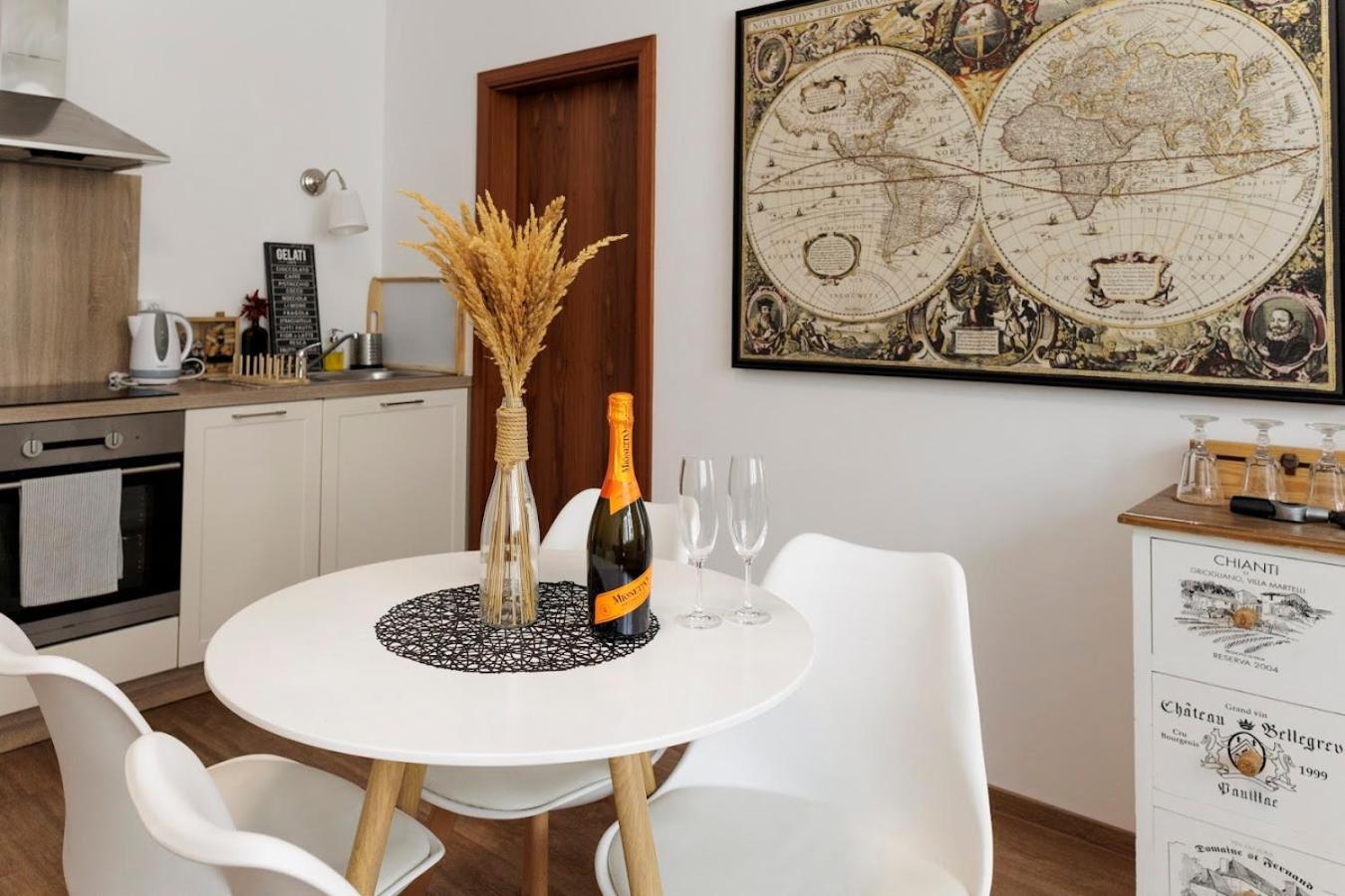 Diamond Residence In Old Town With Free Parking Bratislava Exterior foto